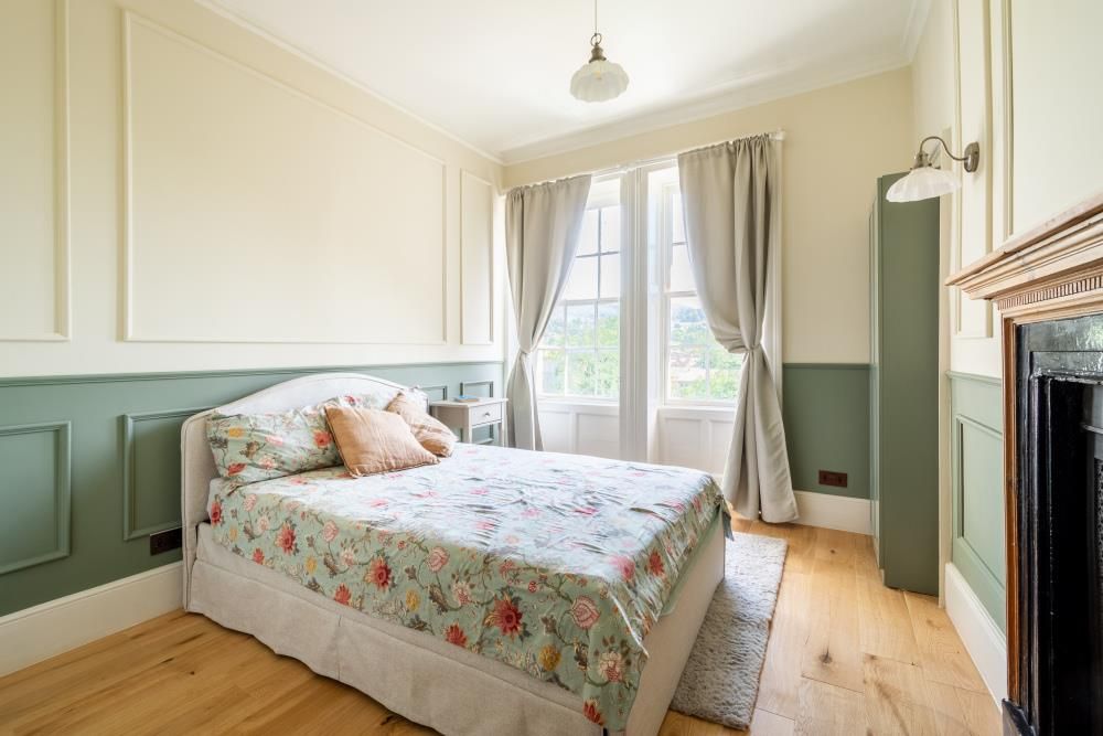 Property photo 2 of 13 Second Floor Flat 1 Walcot Terrace BA1 6Ab-4.Jpg