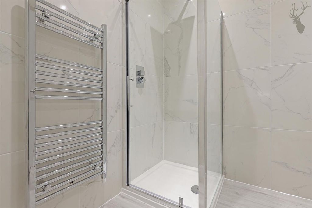 Additional image 7 of 1 bed flat for saleHalf Moon Lane, Epping CM16