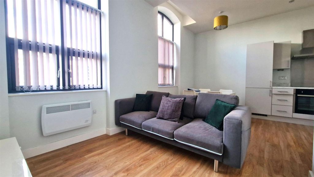 Property photo 3 of 8