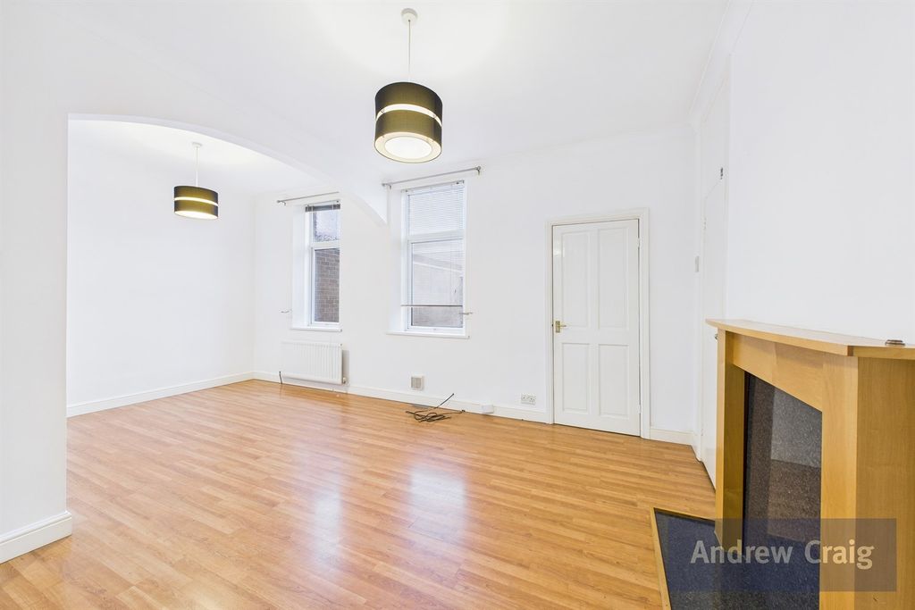 Property photo 2 of 9 Lounge