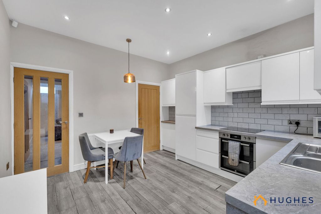 Property photo 2 of 16