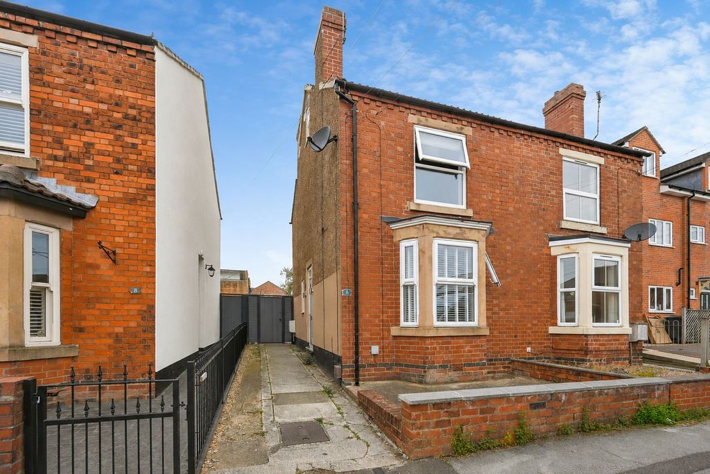 Property photo 1 of 20