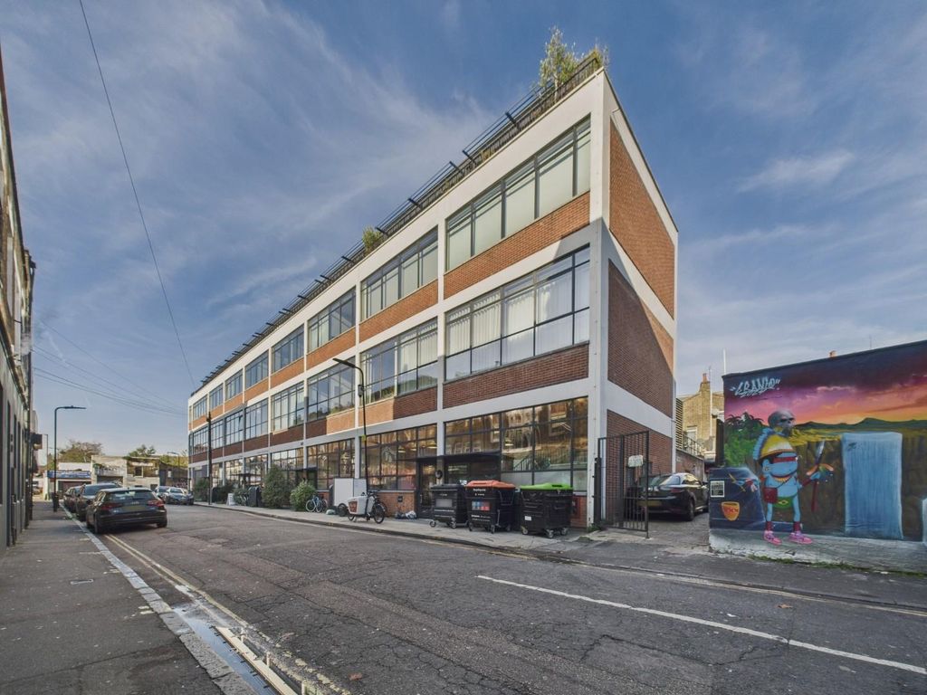 Property photo 1 of 24