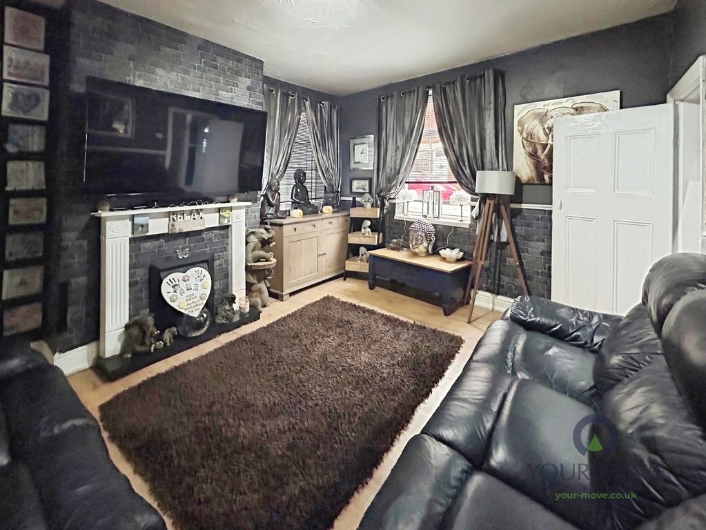 Property photo 2 of 11 Lounge