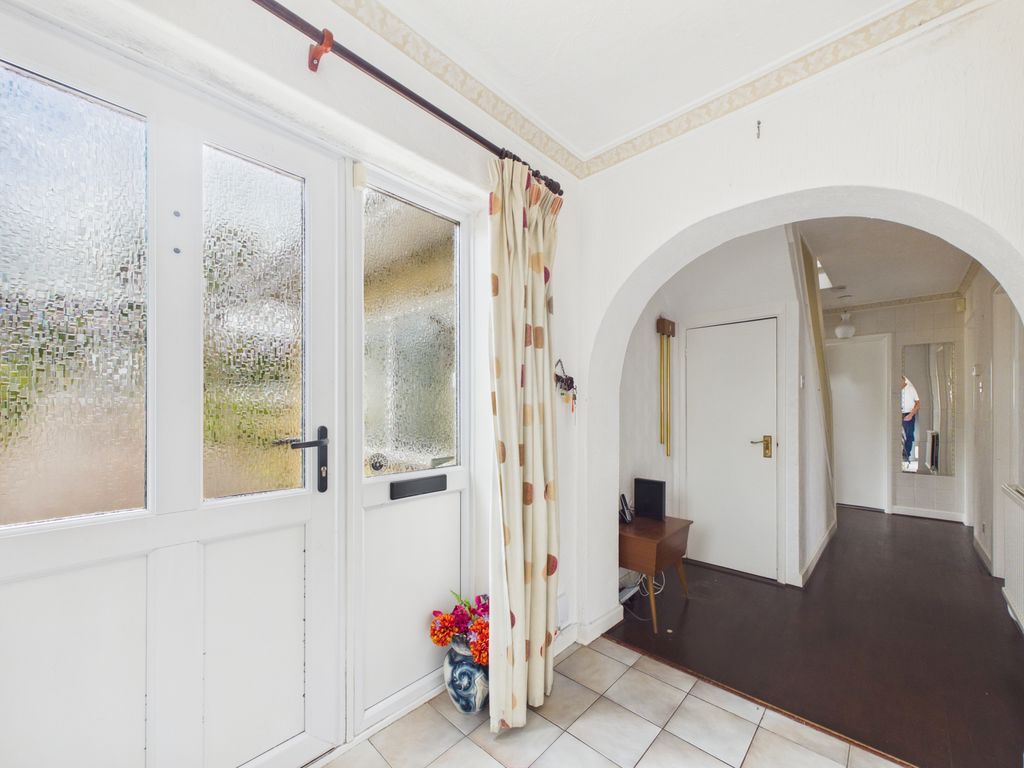 Property photo 2 of 14 Entrance