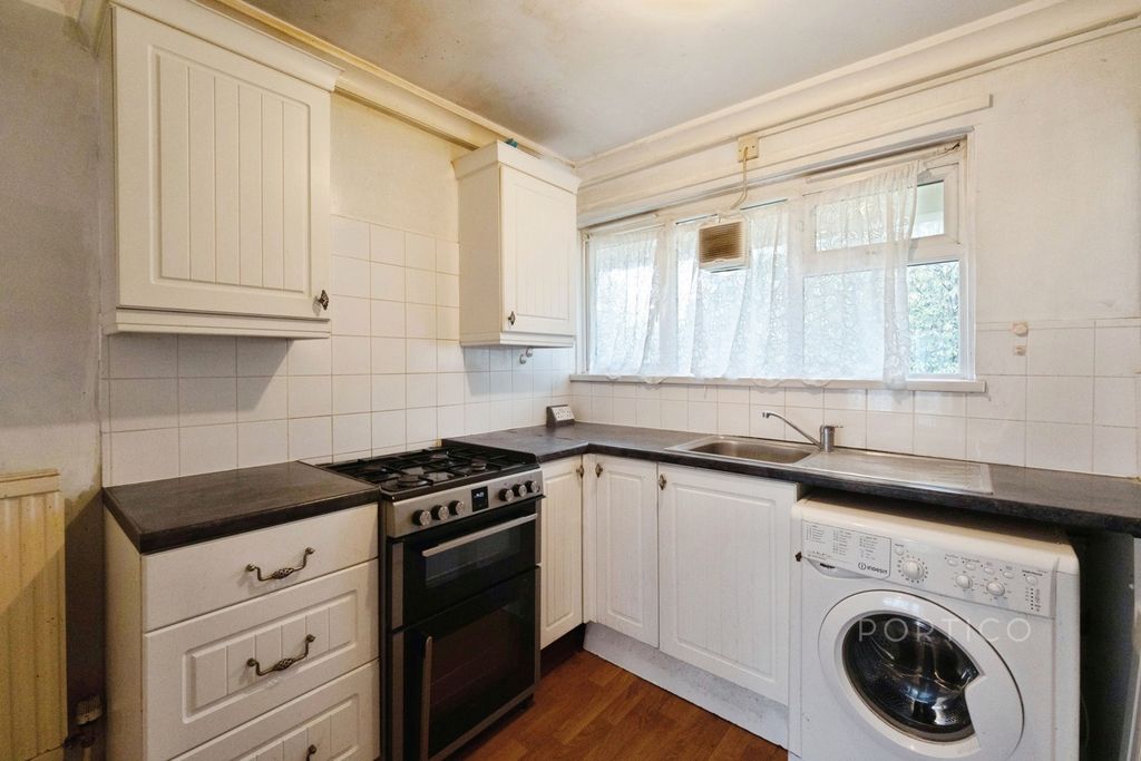 Property photo 2 of 16 Kitchen