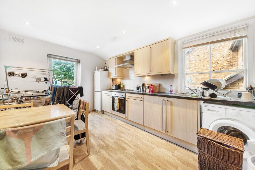 Property photo 3 of 9 07657_00335026.Jpg