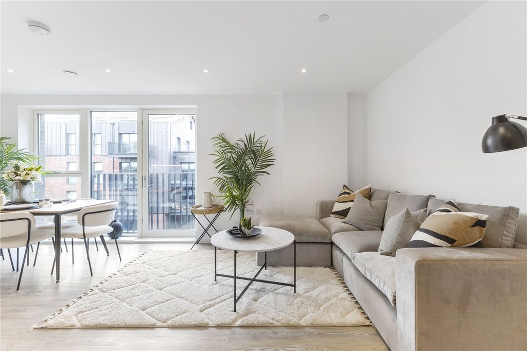 Property photo 1 of 6 Show Apartment