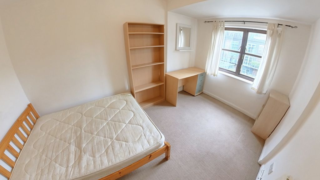 Property photo 2 of 28