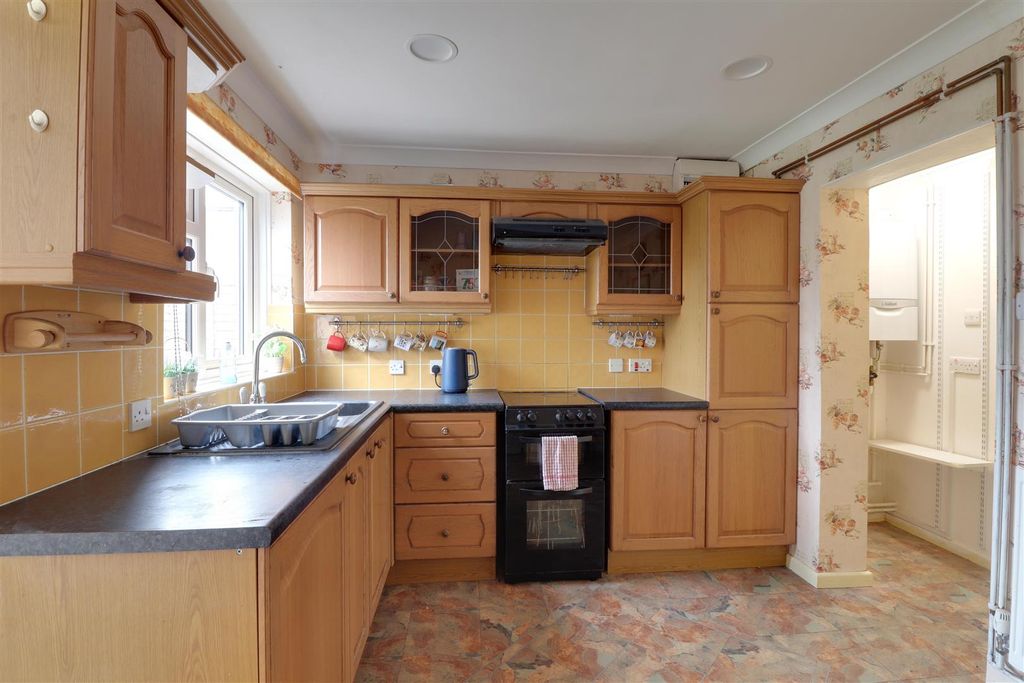 Property photo 2 of 26