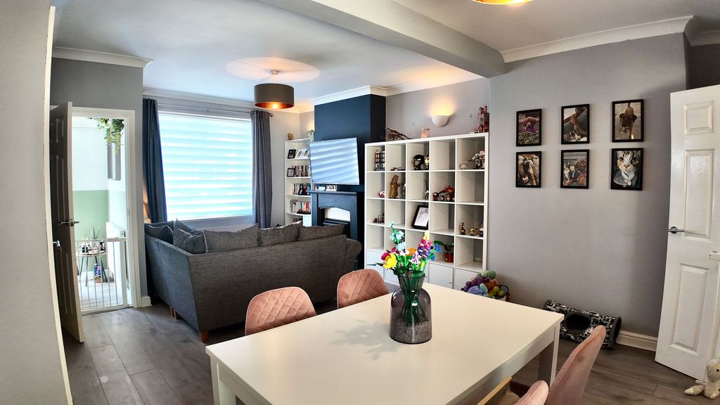 Property photo 2 of 24