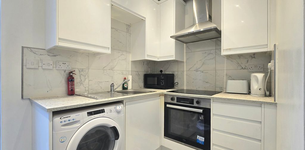 Property photo 3 of 7 3