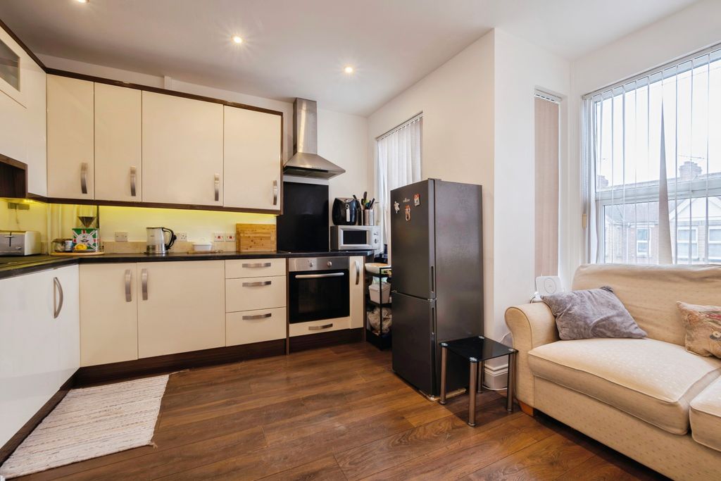 Property photo 2 of 18