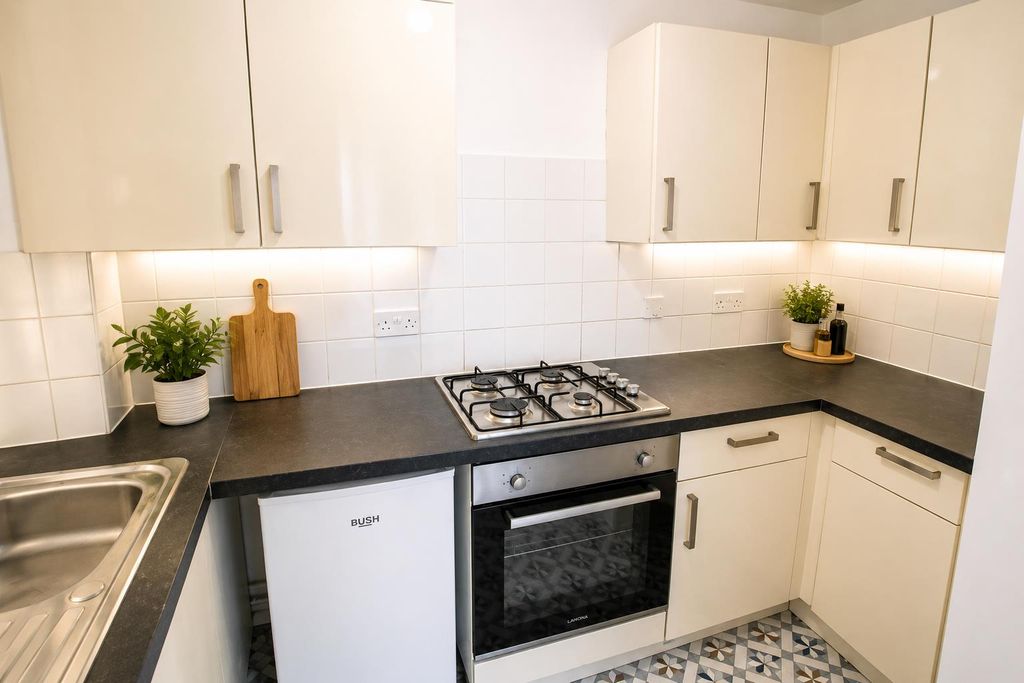 Property photo 3 of 7 Kitchen.Png