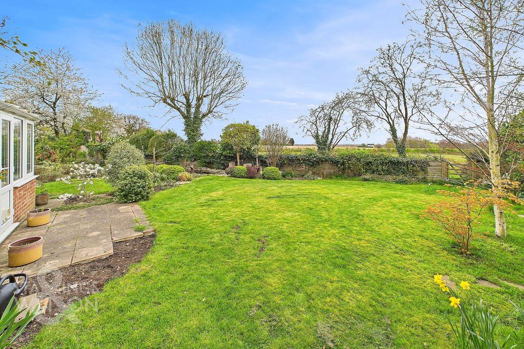 Property photo 3 of 43