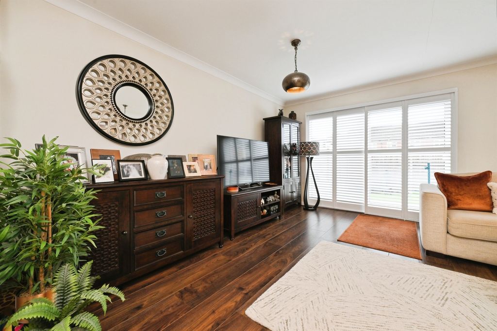 Property photo 3 of 25