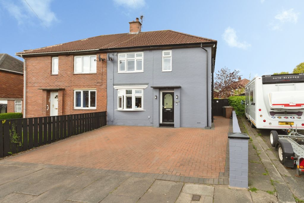 Property photo 1 of 15 Front