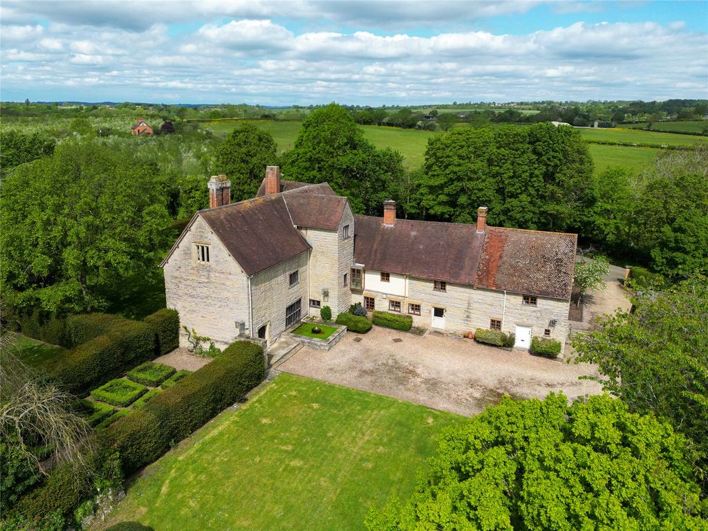 Property photo 1 of 21 Hillborough Manor