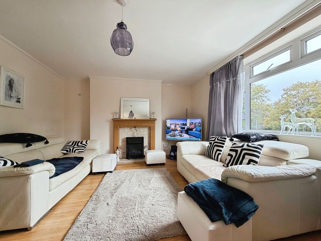Property photo 3 of 10 Pbox-Img.Jpg