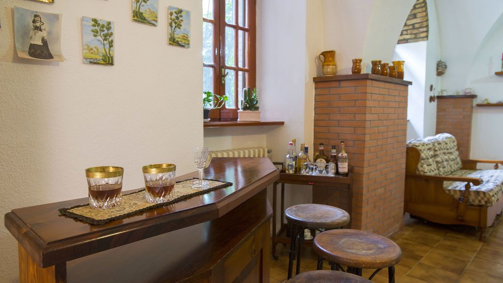 Property photo 3 of 40