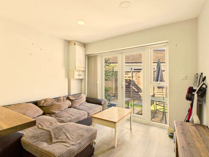 Property photo 2 of 9 Picture No. 46