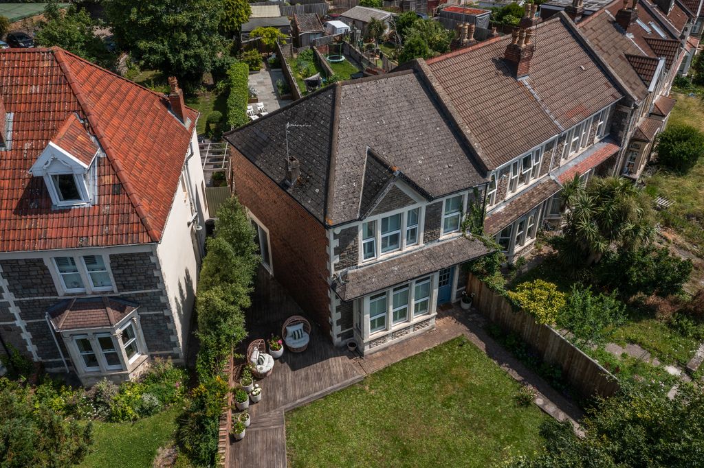 Property photo 2 of 44 Dji_0088