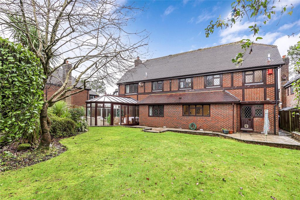 Property photo 2 of 26 Garden