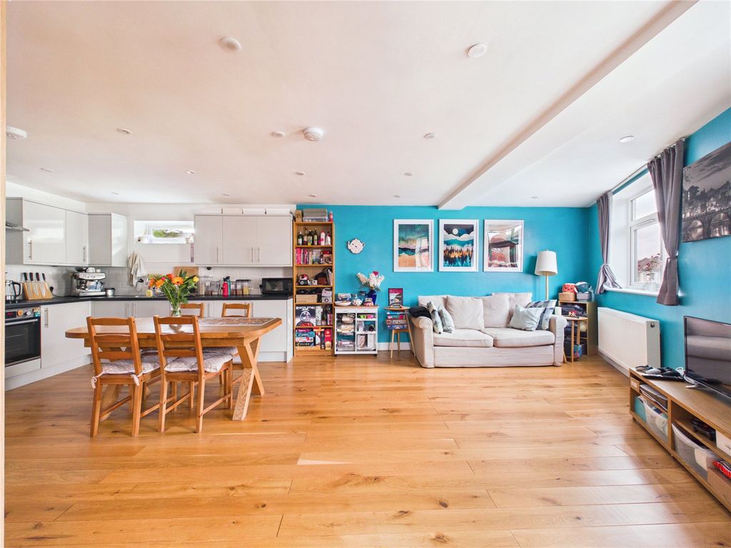 Property photo 2 of 15 Picture No. 41