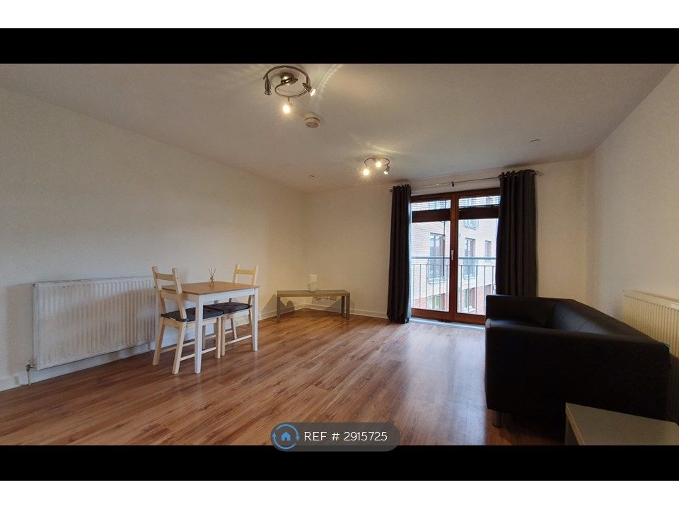 Property photo 1 of 8 Living Room