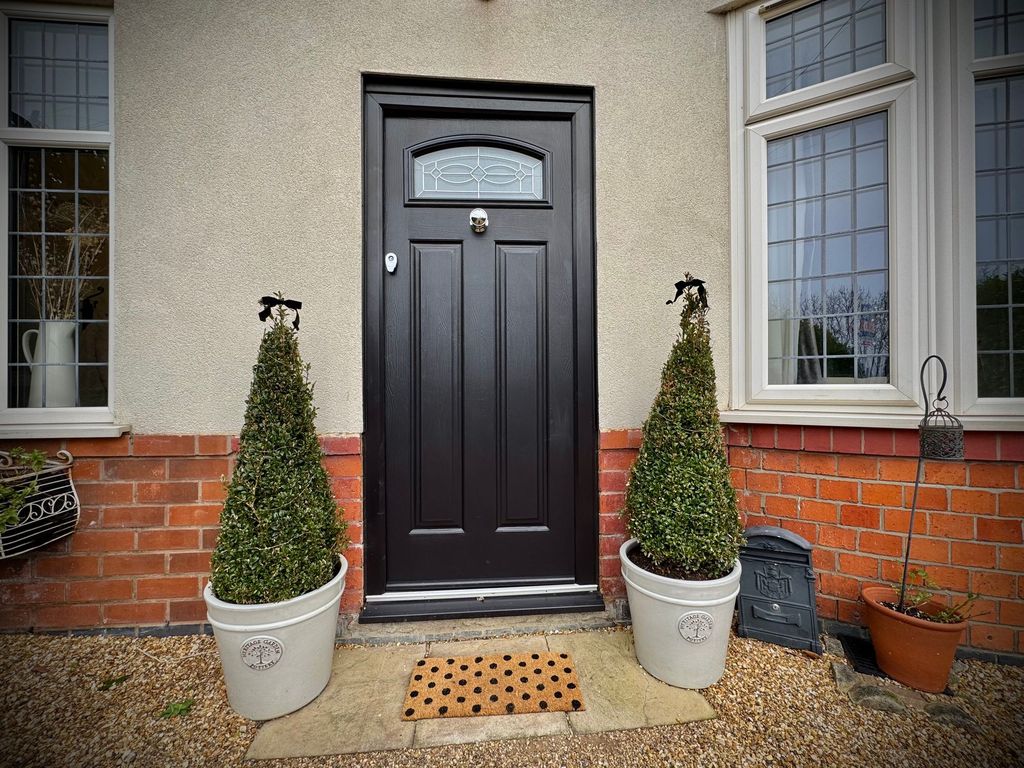 Property photo 3 of 37