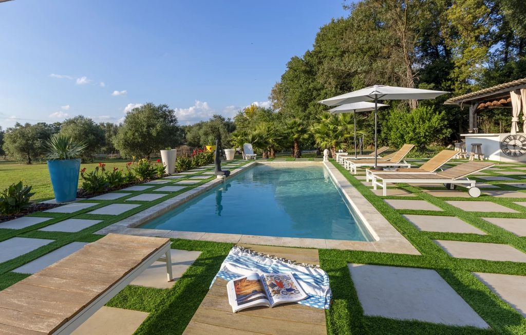 Property photo 3 of 28