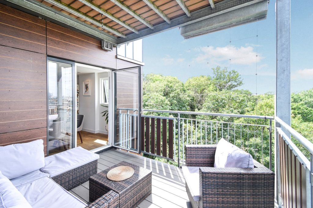 Property photo 3 of 13 Balcony