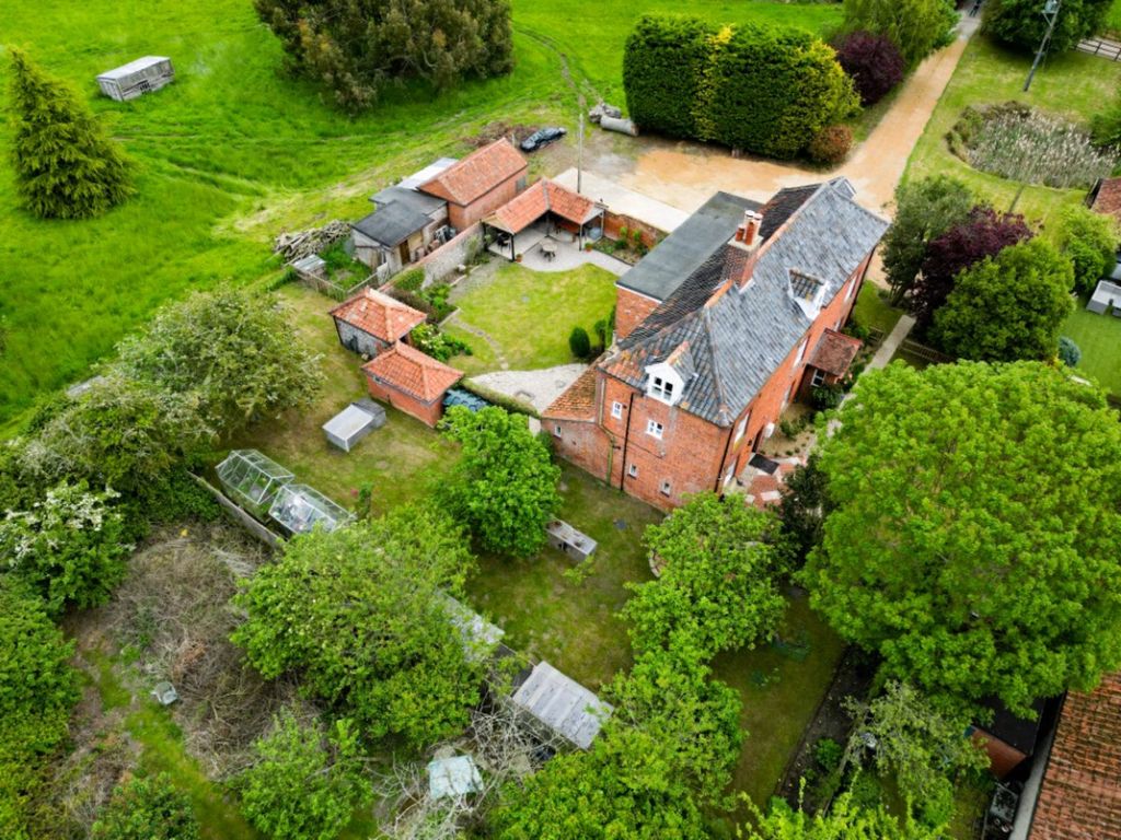 Property photo 1 of 25