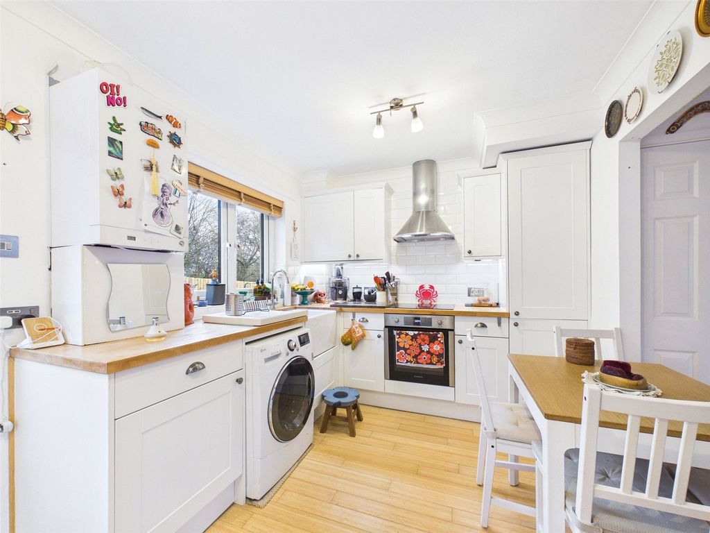 Property photo 3 of 23 Picture No. 27