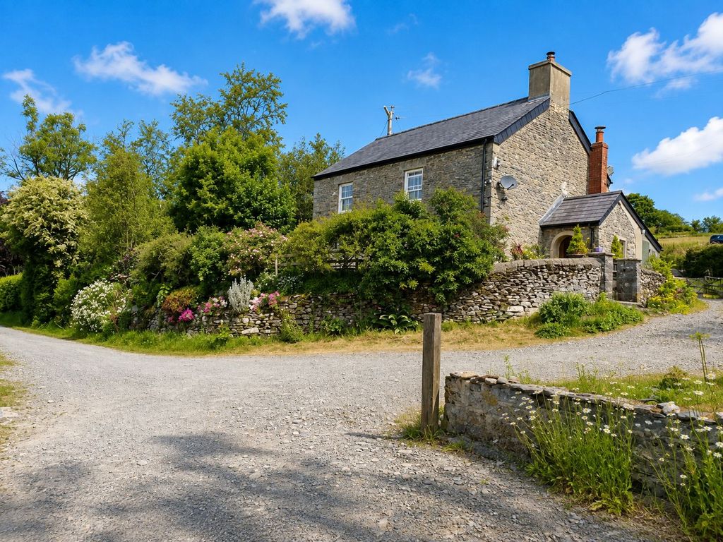 Property photo 1 of 59