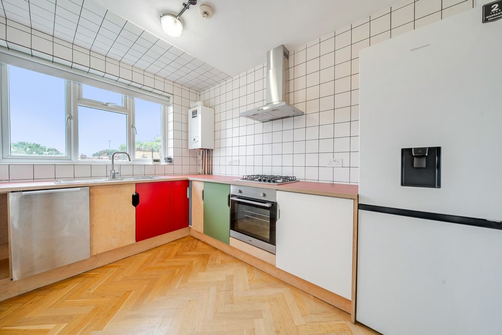 Property photo 2 of 16 1531153-11-6Accca...