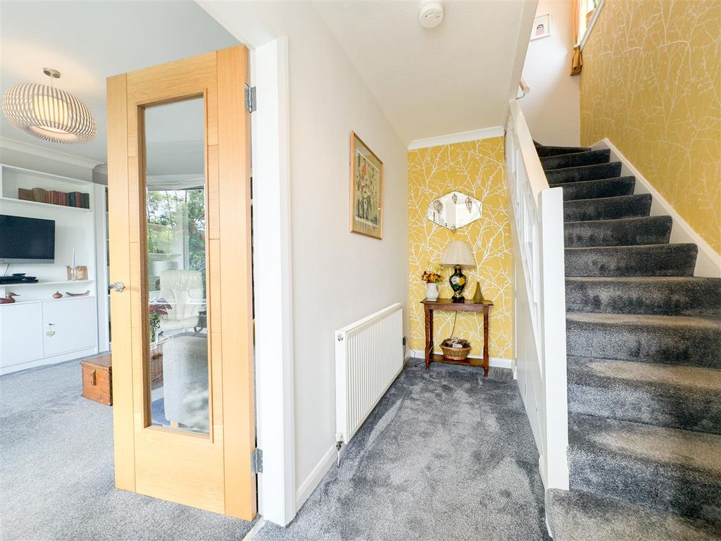 Property photo 2 of 34 Hallway