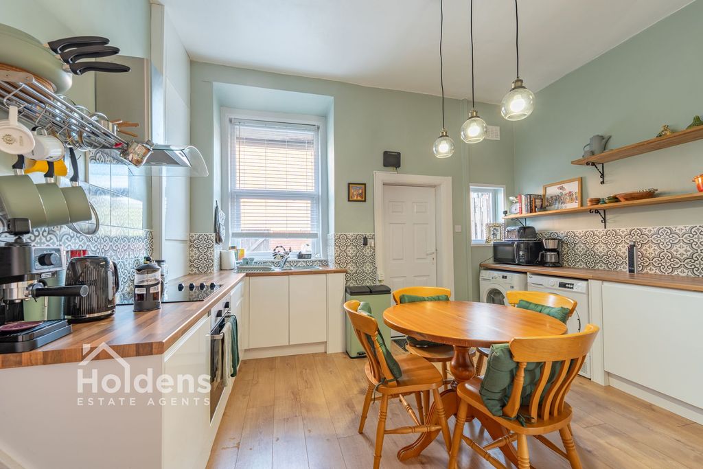 Property photo 3 of 14