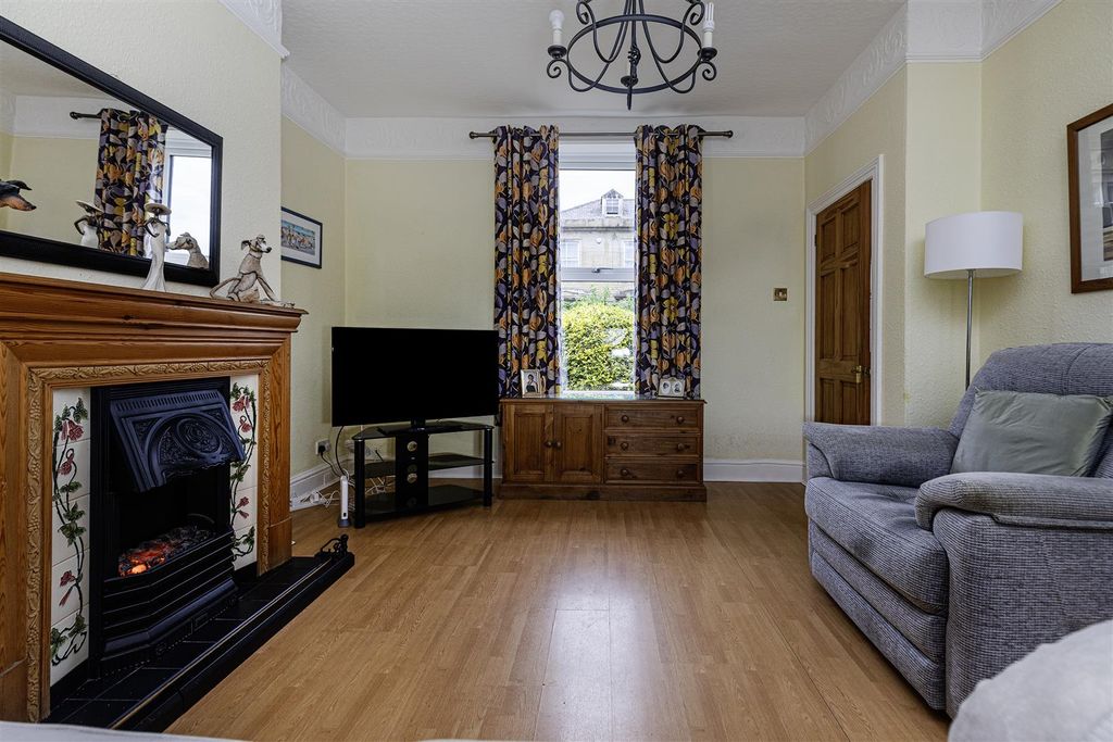 Property photo 2 of 23