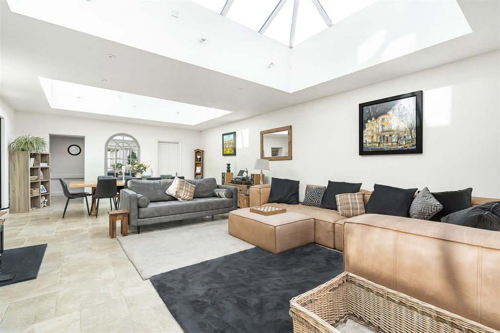 Property photo 3 of 21 Orangery 1.Jpg