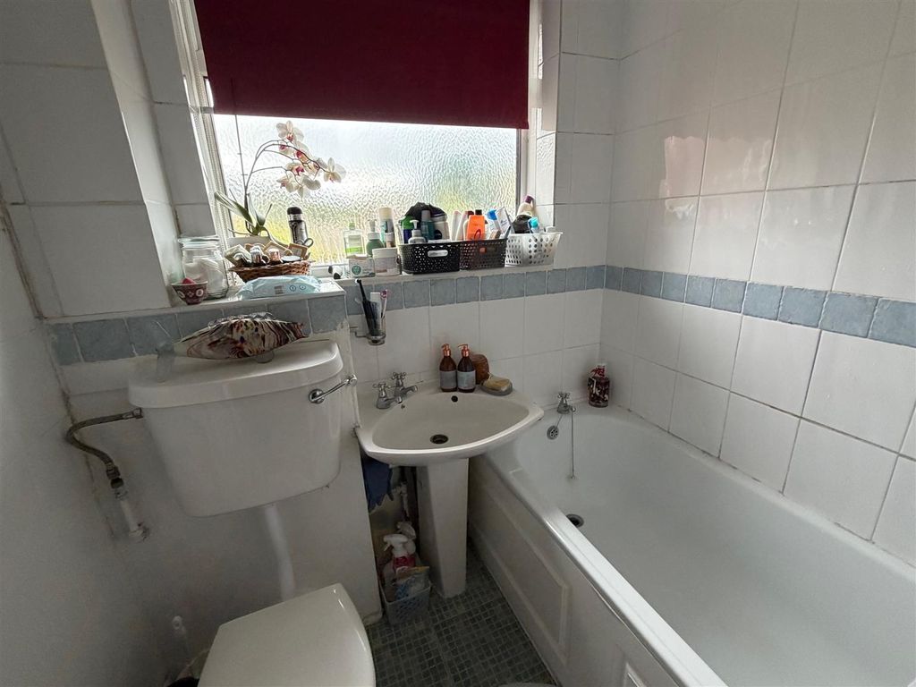 Property photo 3 of 6 Bathroom.Jpg