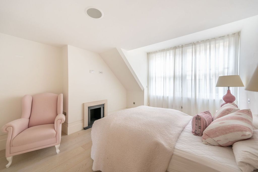 Property photo 1 of 40