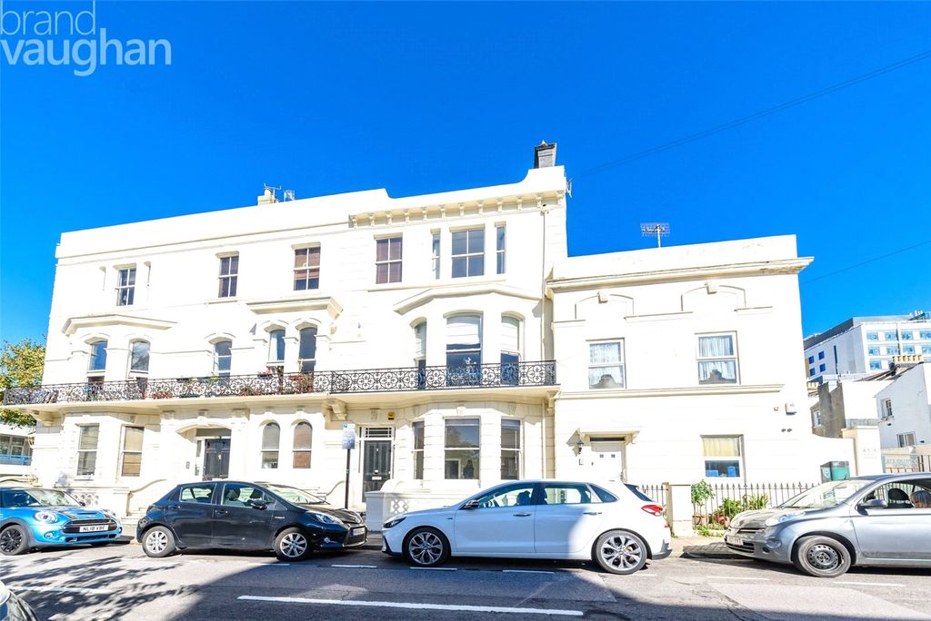 Property photo 2 of 10 Front