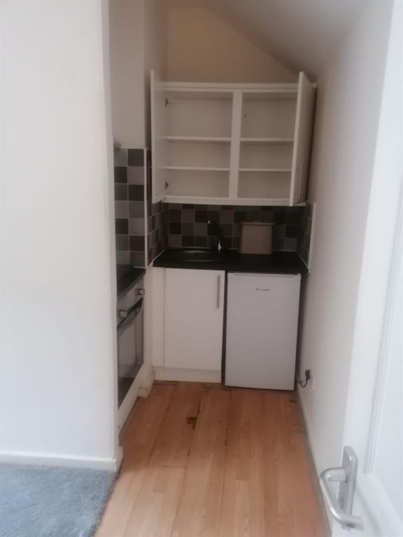 Property photo 2 of 3