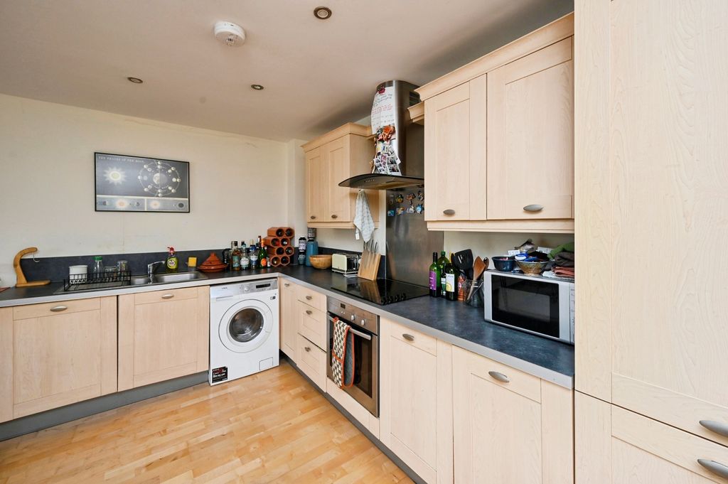 Property photo 3 of 17 Pbox-Img.Jpg