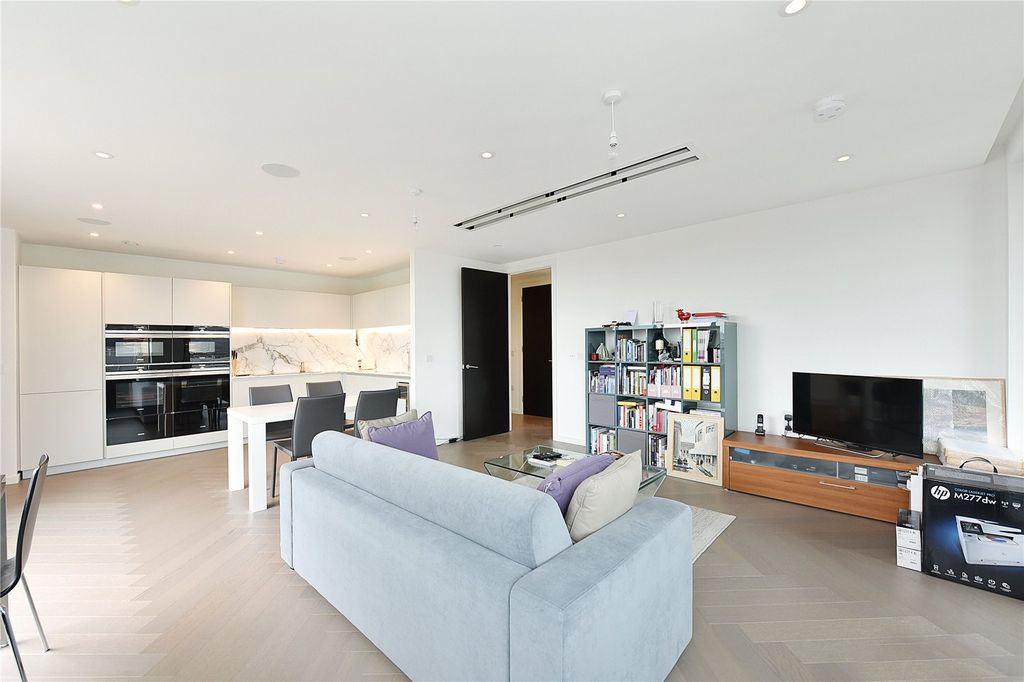 Property photo 2 of 11 Reception  Se1