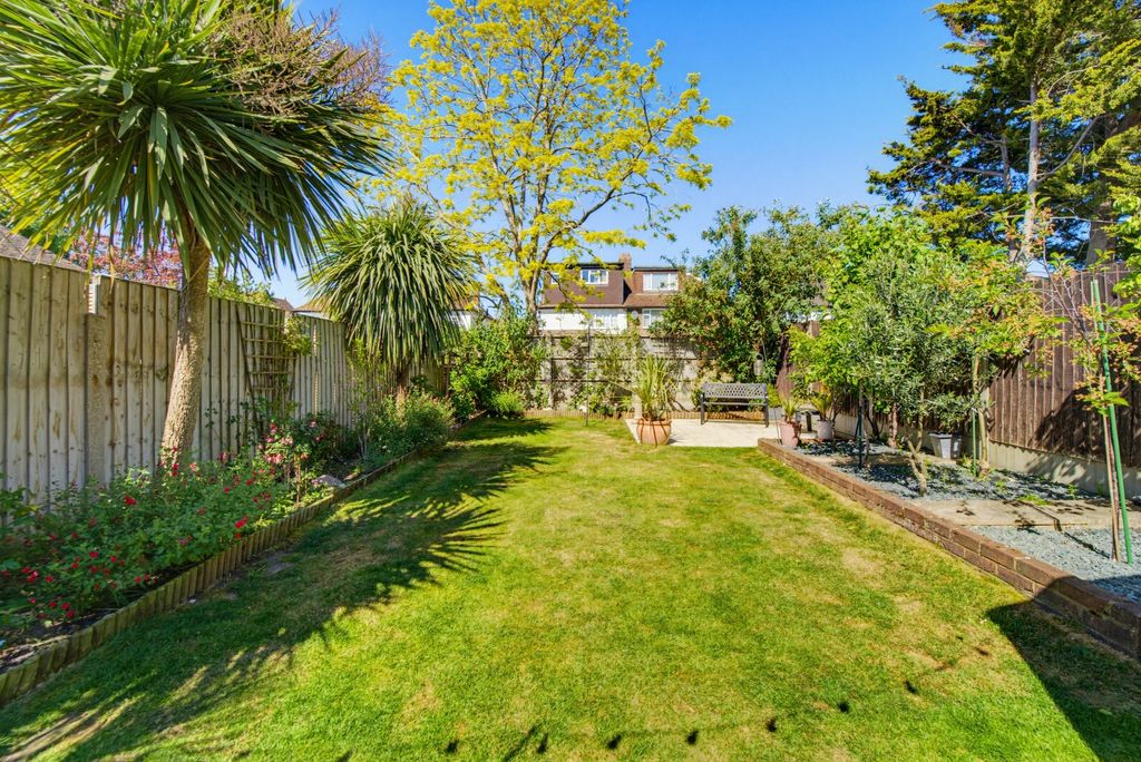 Property photo 2 of 19 5012862