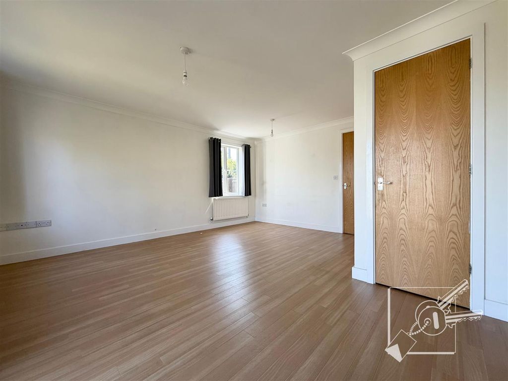 Property photo 2 of 18 Living Room