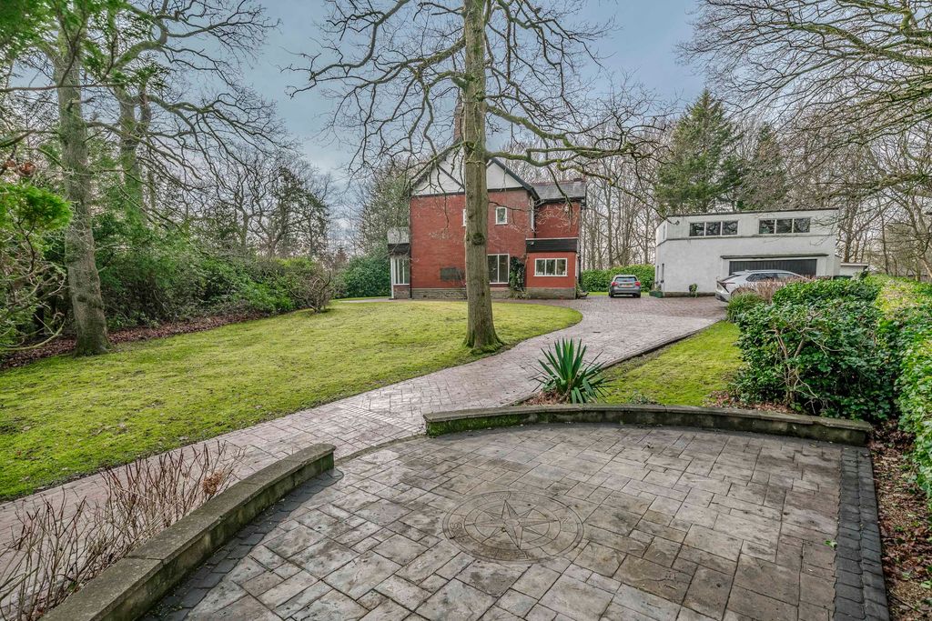 Property photo 2 of 43