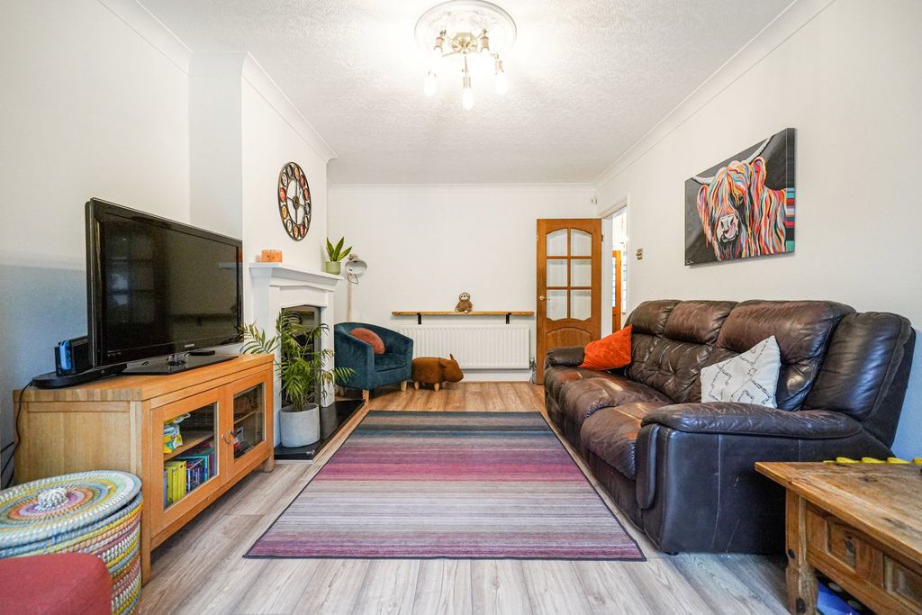 Property photo 3 of 23